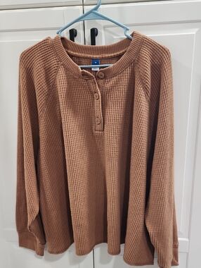 Old Navy Waffle-Knit Henley Sweater in Camel Brown